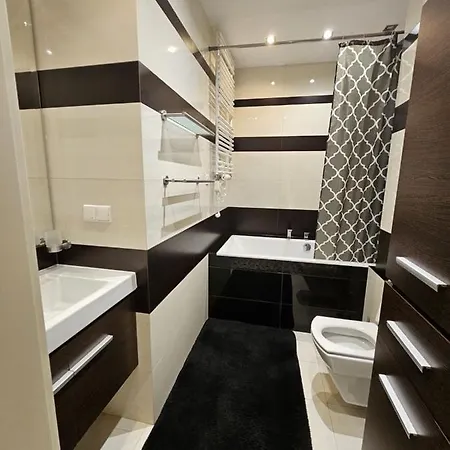 Royal Place 2 Bedrooms Wilanow 公寓 华沙