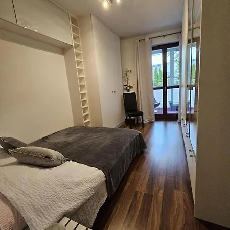 Royal Place 2 Bedrooms Wilanów * Warschau
